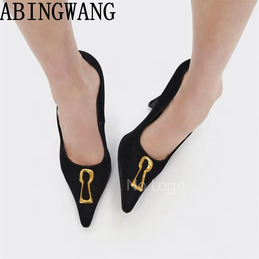 PlatiNum Pumps Lifestyle Image