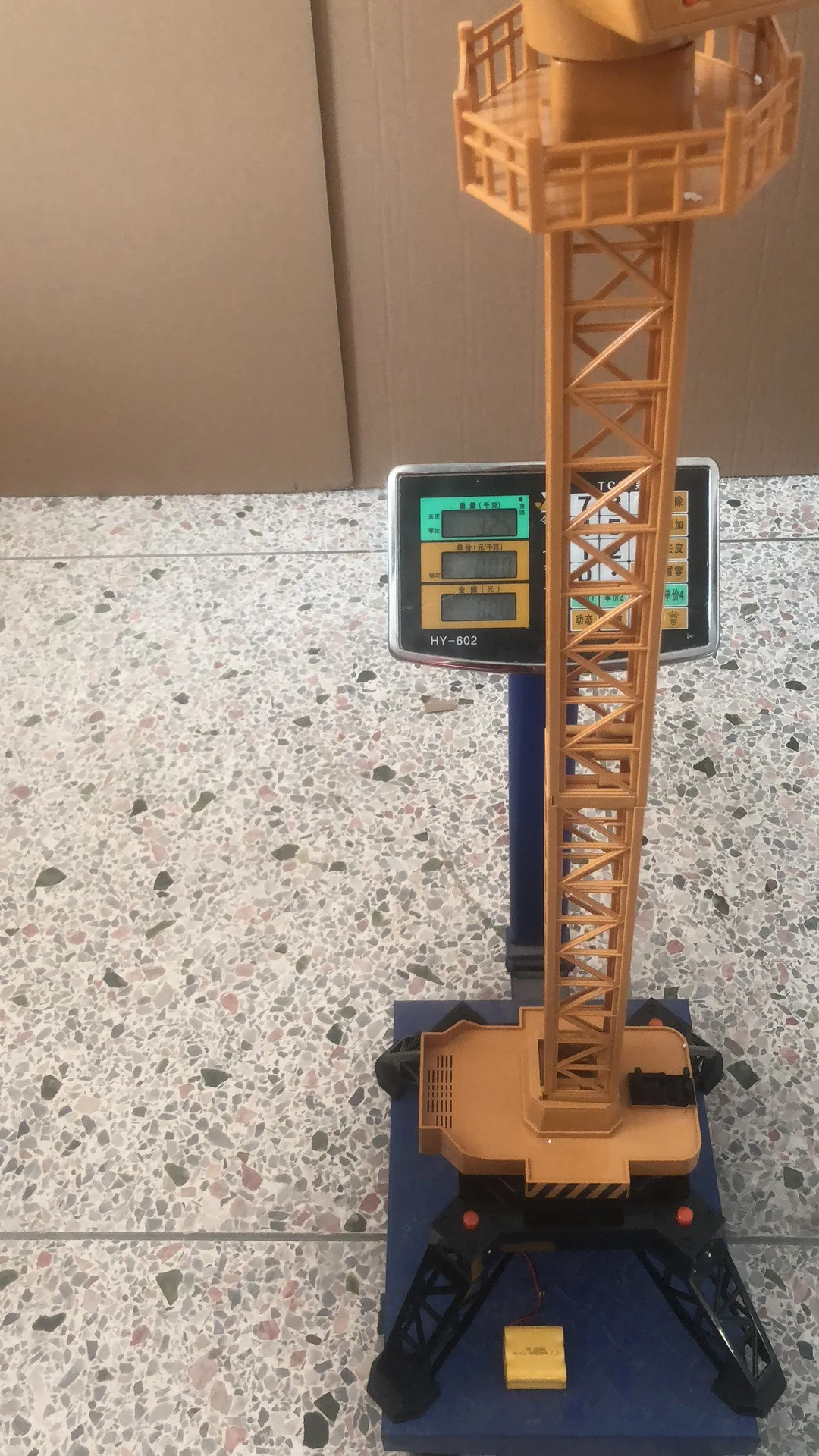 Huina 1585 12-channel Alloy Remote Control Tower Crane 2.4G Wireless Large Remote Control Engineering Vehicle Tower Crane Model 6