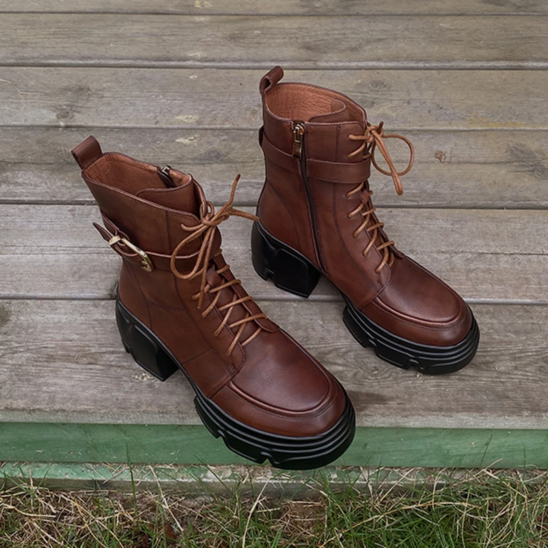 

Heihaian Short Boots Fall/Winter 2023 New Vintage Fashion Martin Boots With Belt Buckle Embellished Platform Boots For Women