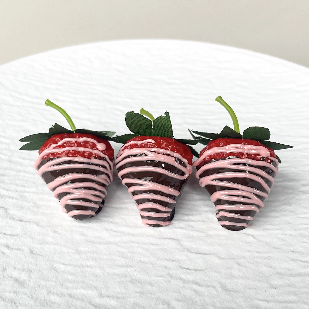 3-Piece Set of Artificial Strawberry Models Various Styles of Fake Fruit Jam Fake Sugar Nedle Models Funny Toys