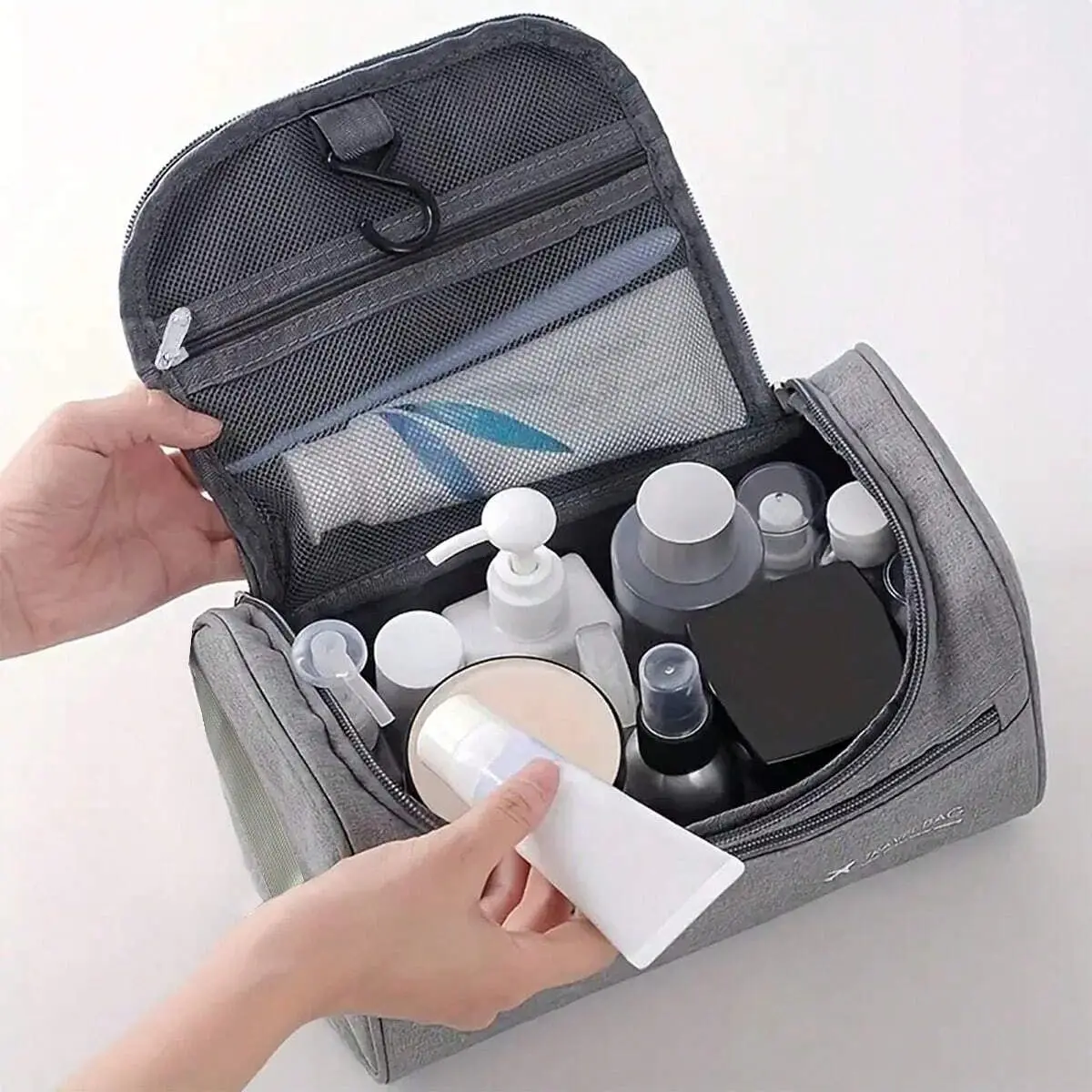 1pc-Outdoor Travel Toilet Bag Cationic Waterproof Zipper Men and Women Waterproof Bag Makeup Bag-zipper Color Random