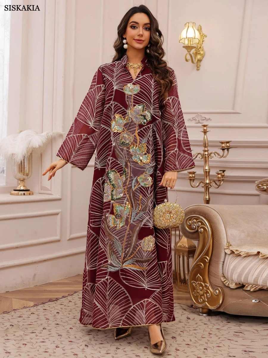 جلابية رمادية فاتحة بتطريز زهري