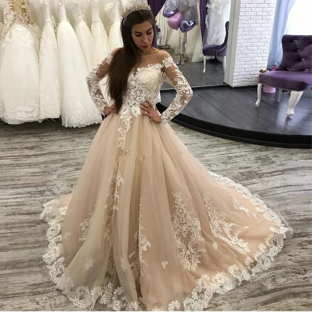 

2024 Light Champagne A-Line Wedding Dresses Scoop Neck Long Sleeve Appliques Country Wedding Bridal Dress فستان حفلات الزفاف