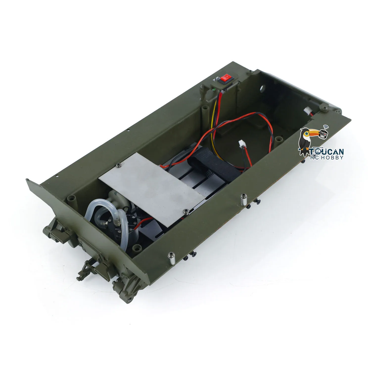 Sous le châssis métallique avec unité de fumée pour char RC Henglong 1/16 M4A3 Sherman, mécanisme de fumée intégré.