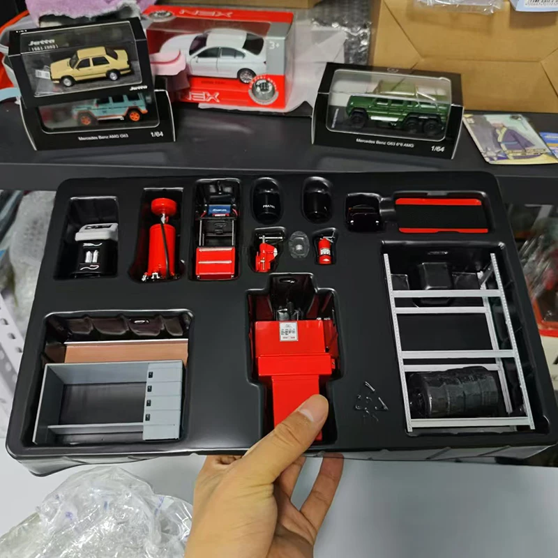 Diecast 1/18 Garage Series Model Car Repair shop Alloy Car Model