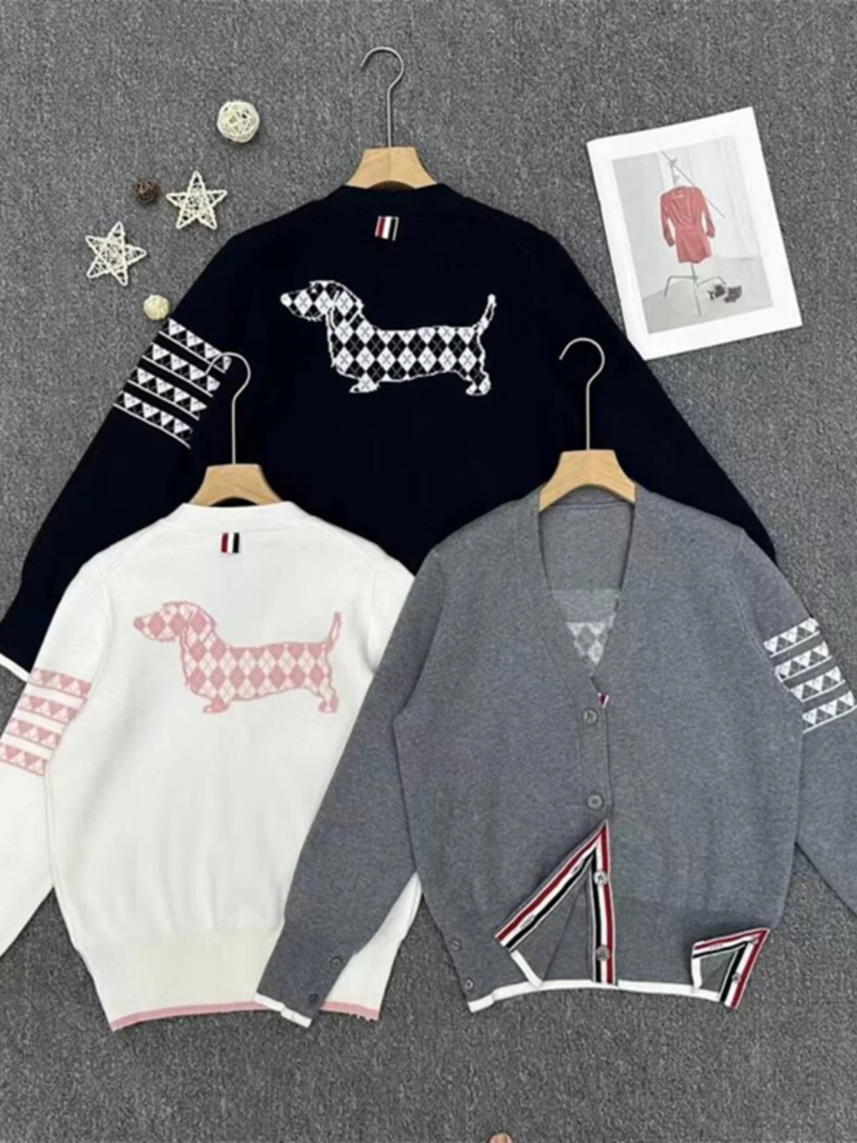 

2024 Autumn And Winte New British Style Fashion Cartoon Pattern Sweater Cardigan Women's Fashion All-match Wool Knitwear