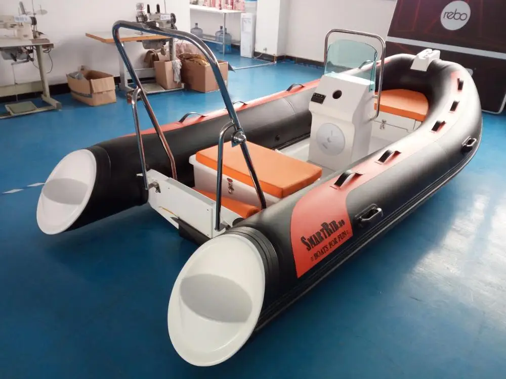Bateau pneumatique RIB350 350cm 5 places moteur 25ch coque fibre verre