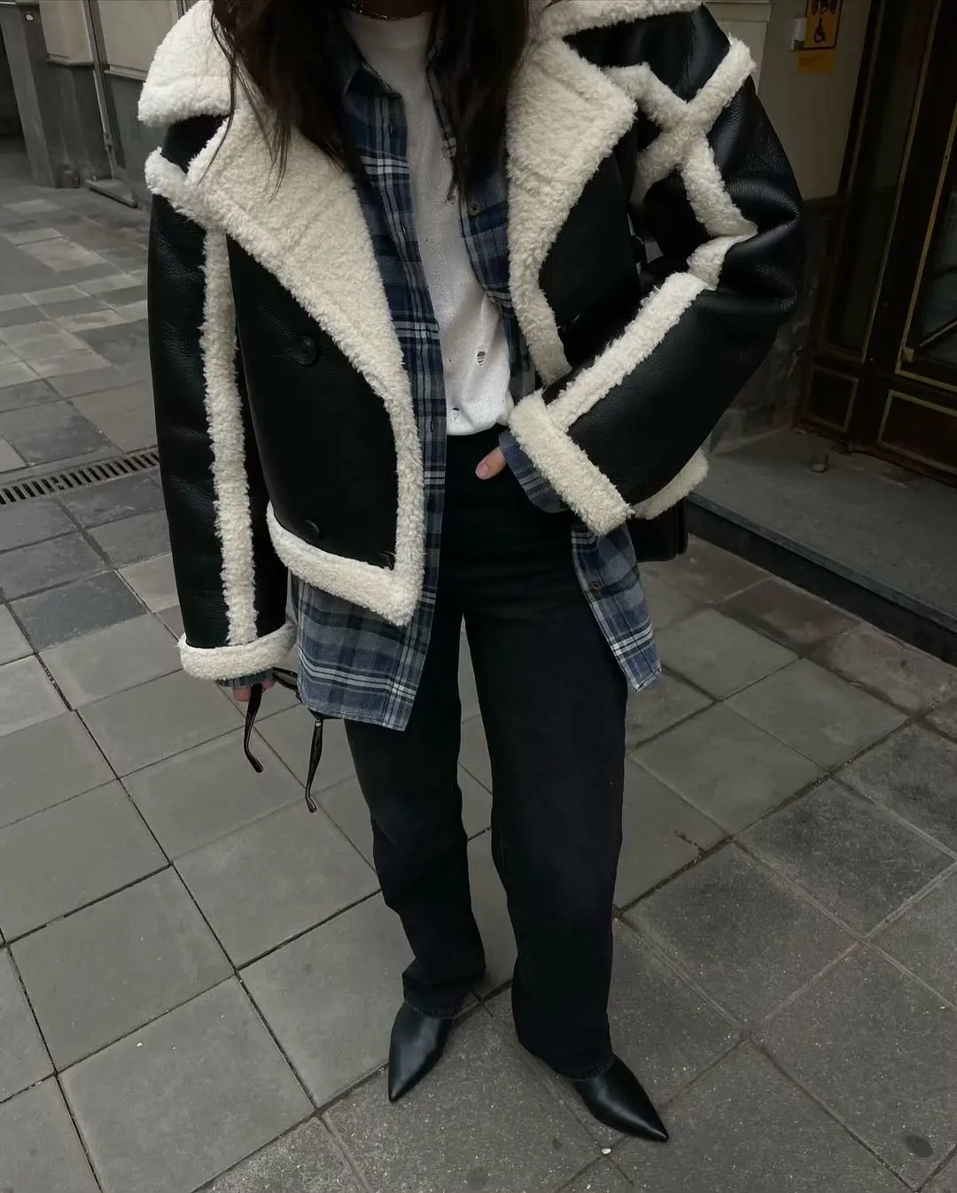 Рисунок 4 - Женская укороченная куртка из искусственной