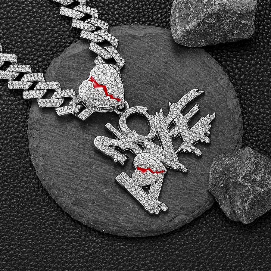 

Street Hip Hop Letter NO LOVE Pendant Cracking Heart, Unique and Unique Necklace, Men's Cuban Jewelry