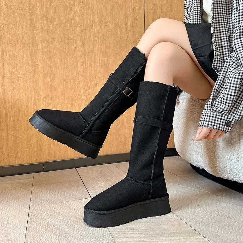 

Зимние женские утепленные бархатные сапоги до середины икры на платформе, модные зимние сапоги на плоской подошве с ремешком и пряжкой для женщин, Уличная Повседневная обувь