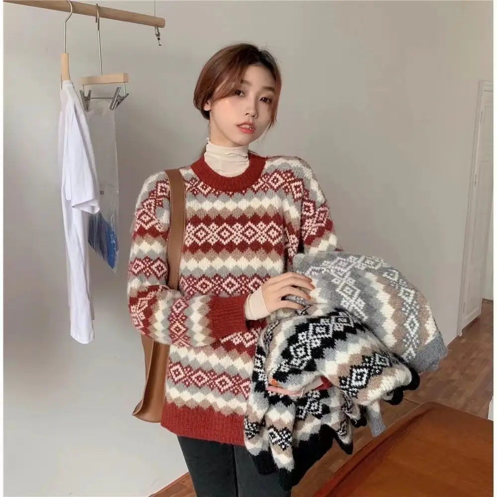 Рисунок 3 - Женский пуловер с круглым вырезом