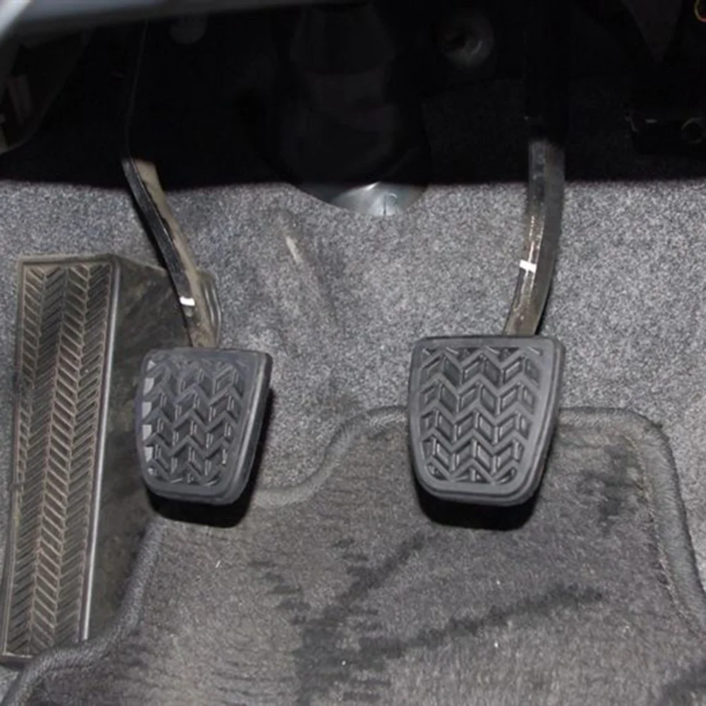 Car Brake Clutch Foot Pedal Pad Cover Replacement for Toyota Platz XP10 Vitz Yaris 2005 2004 2003 2002 2001 2000 Echo