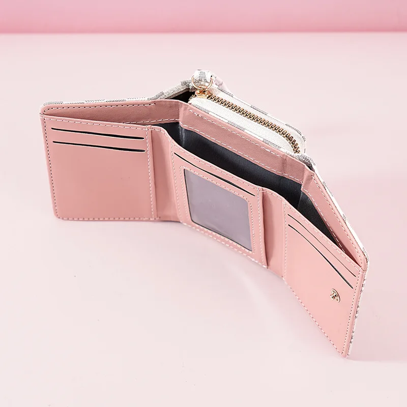 PlatiNum Tri-Fold Wallet Features