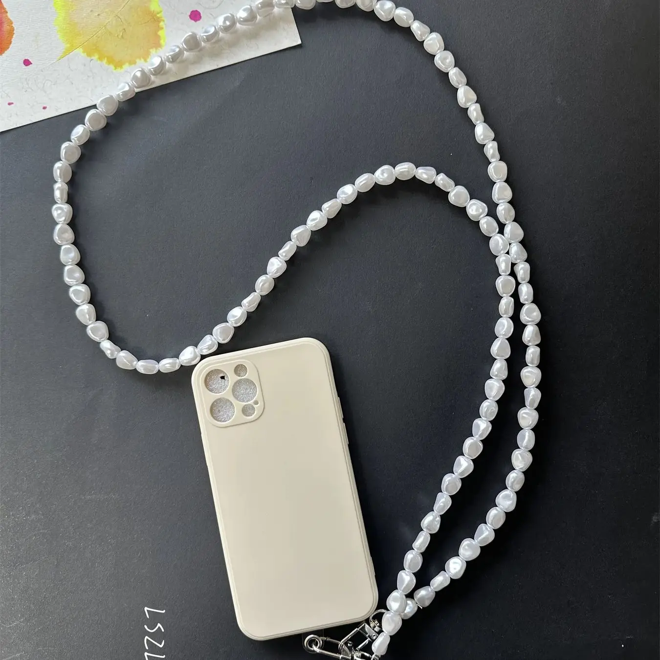Luxury Simple Phone Crossbody Lanyard with Special-Shaped Pearl Chain