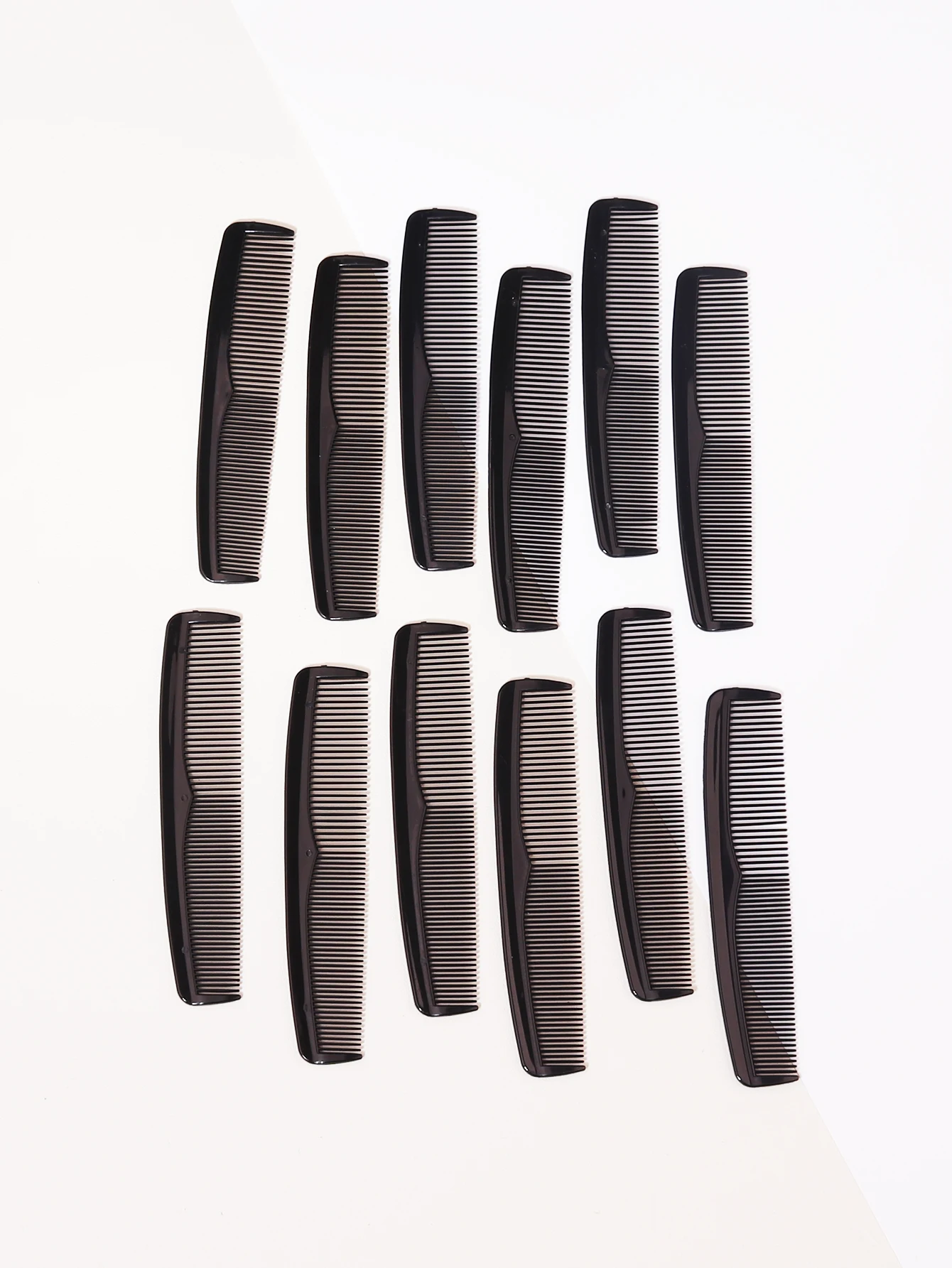 12 قطعة من أمشاط الشعر البلاستيكية المحمولة المضادة للكهرباء الساكنة على الوجهين ذات الأسنان الكثيفة أدوات مشط الشعر الخاصة بشعر مستعار حقيقي