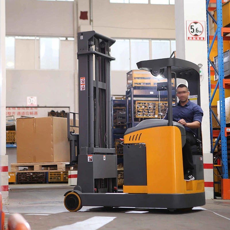 電気リーチフォークリフト,容量2トン,リフト高さ13m,スタンドアップ