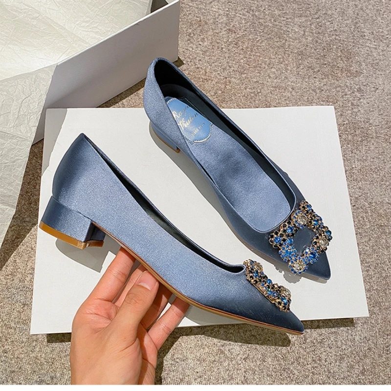Bridal Wedding Shoes 2023 New Red Satin Pointed Middle Heel Water Diamond Shallow Mouth Single Shoe Women's Thick Heels Pumps3cm