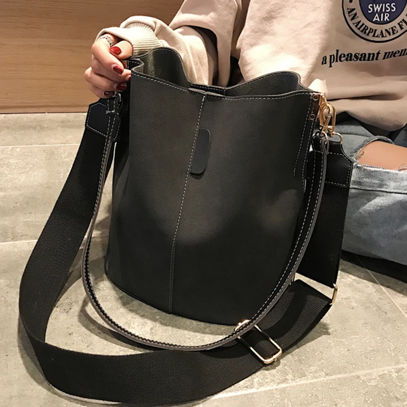 Brand Luxury Designer Handbag Ladies Bucket Bag PU Leather Shoulder Bags  Large Capacity Wide Shoulder Strap Crossbody Bags Tote