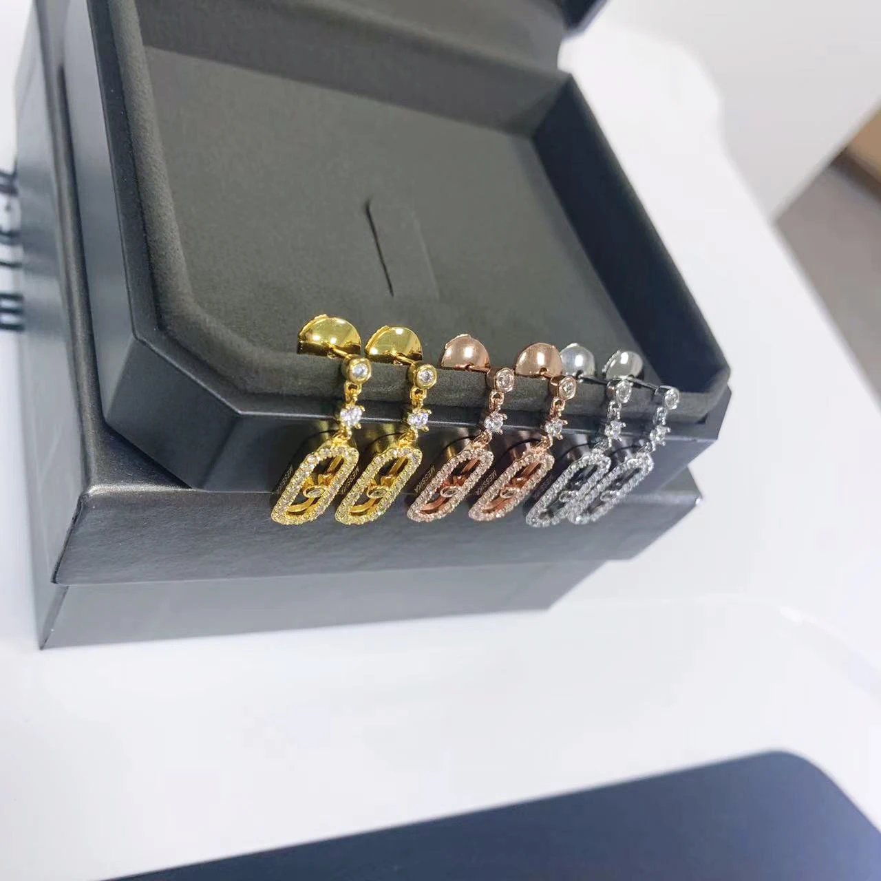 독창적이고 절묘한 s925 소녀 귀걸이, 단일 다이아몬드 펜던트, 술 귀걸이, 휴일 선물, 공개 비디오 보기