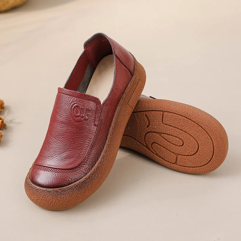새로운 진짜 가죽 신발 여성 럭셔리 발레 플랫 여성 캐주얼 슬립 드라이버 신발 숙녀 수제 모카신 여성 레드 로퍼