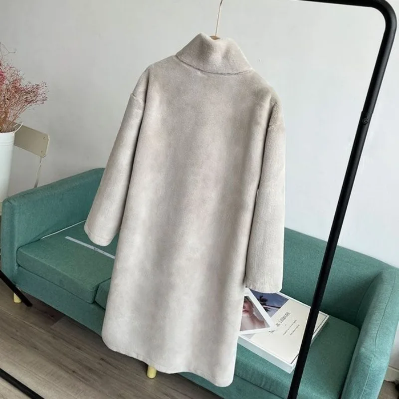 Рисунок 5 - Пальто из искусственной норки для женщин