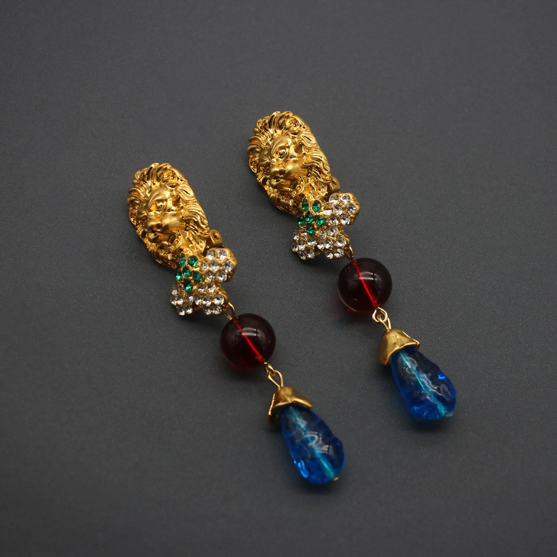 European Palace Baroque Pearl Angel Ear Clip