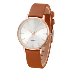 Elegant Leather Band Women's Luxury Quartz Bracelet Watch (Brown)
