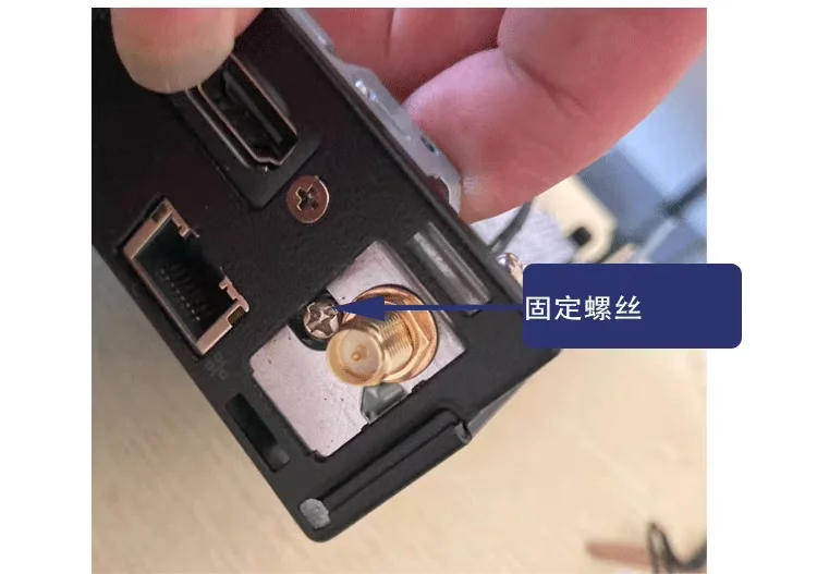 Retrait et réinstallation de la carte d’extension OptiPlex SFF 7010 | France