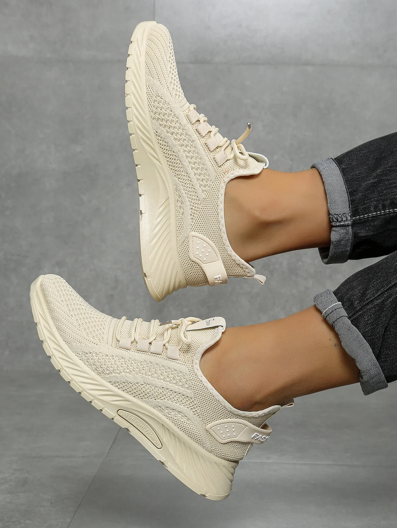 Trendy 2025 fly weaving women's sneakers—lightweight & breathable. beige 2