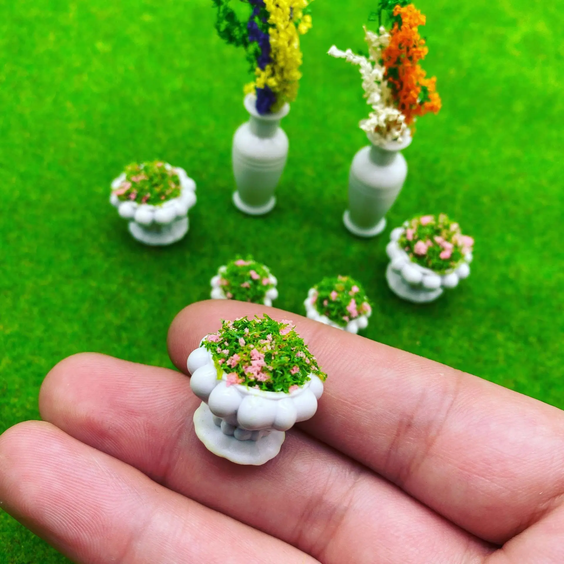 2pcs Miniature Green Plant Bonsai Flower Pots - Perfect Dollhouse Furniture Accessories! Mini Plant Model fs 2pcs multi rcdigital esc servo tester consistency speed controller power meter drone plane model electronic accessories