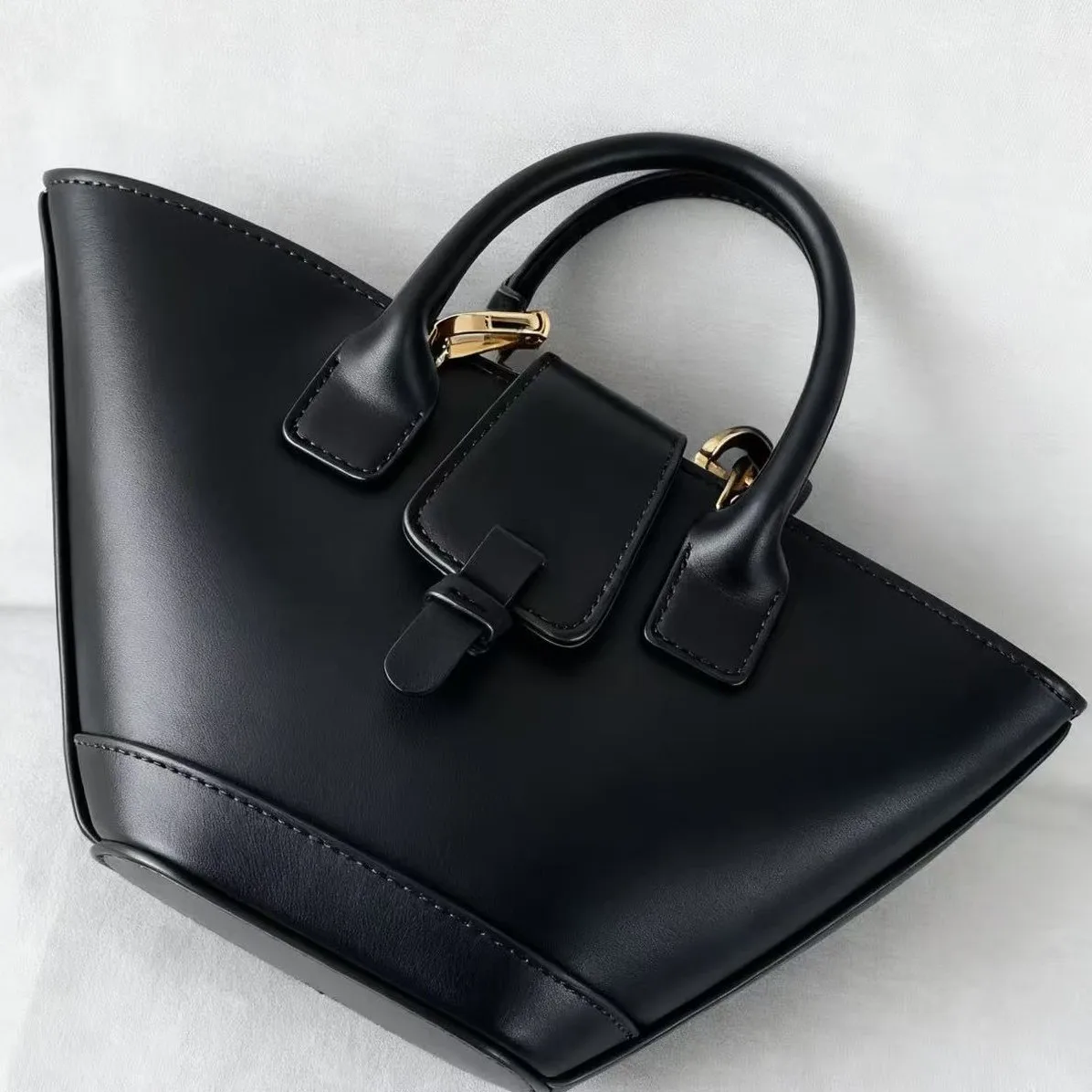 Fashion Designer Bucket Bag PU Leather Women Handbags Large Shoulder Crossbody Bags Half Moon Basket Bags for Women 2025 Tote