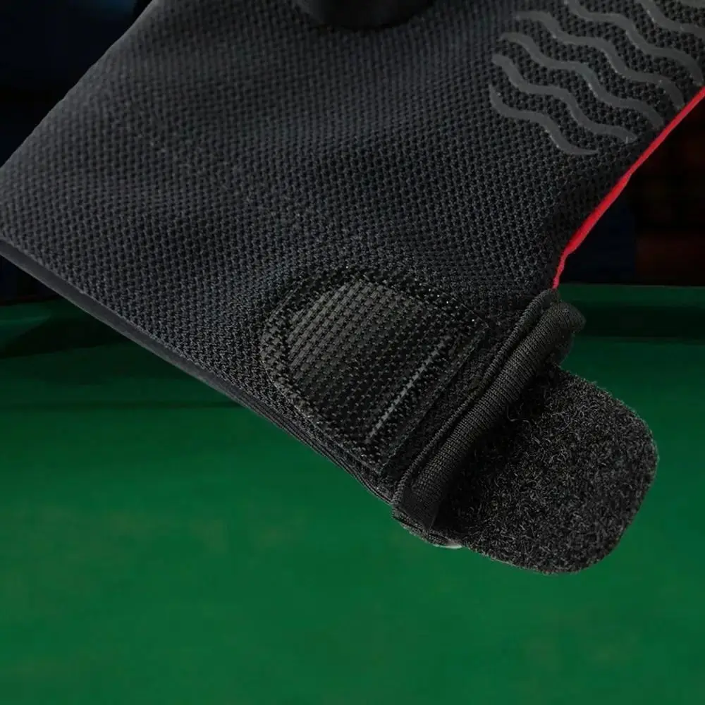 Description Picture 3 of itemBreathable Billiards Gloves Quick Drying Sweat Proof Three-finger Gloves Comfortable Left Hand Snooker Cue Glove Men and Women