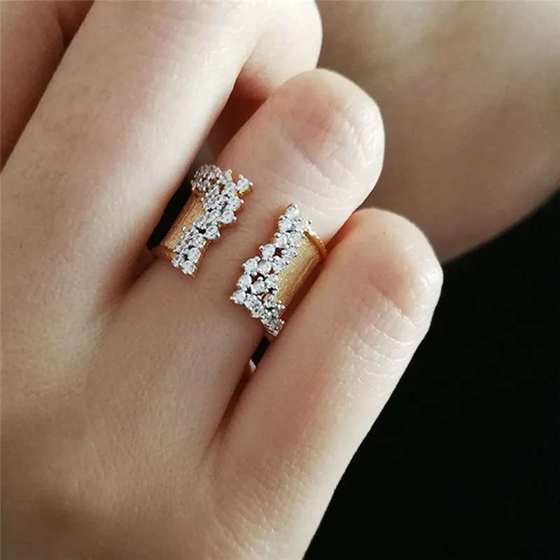 2023 New Fashion Women\'s Finger Ring with CZ Stone Wiredrawing Effect Gold Color Statement Rings Luxury Female Jewelry Party