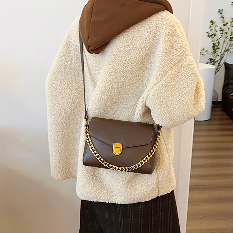 LEFTSIDE Vintage Chain Pu Leather Crossbody Bags for Women 2024 Designer Female Small Flap Shoulder Bag Handbags and Purses