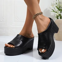 Sandales à talons compensés pour femmes, chaussures confortables à talon incliné, respirantes, maille creuse, vêtements d'extérieur, sandales à plateforme de plage, été 2
