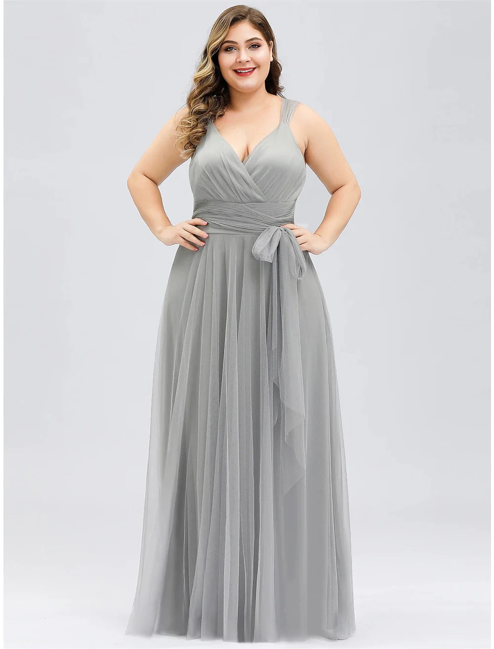 

A-Line Bridesmaid Dress V Neck Sleeveless Plus Size Floor Length Tulle with Bow(s) Ruching Bandage 2022 Open Back