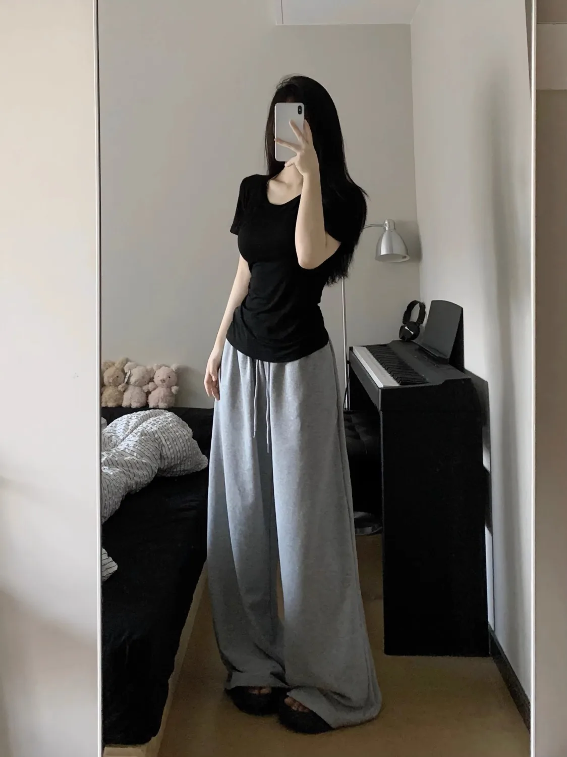 Description Picture 3 of itemDeeptown Grey Sweatpants Wide Leg Pants Women Casual Oversize Sports Trousers Korean Fashion Streetwear Vintage Straight Joggers