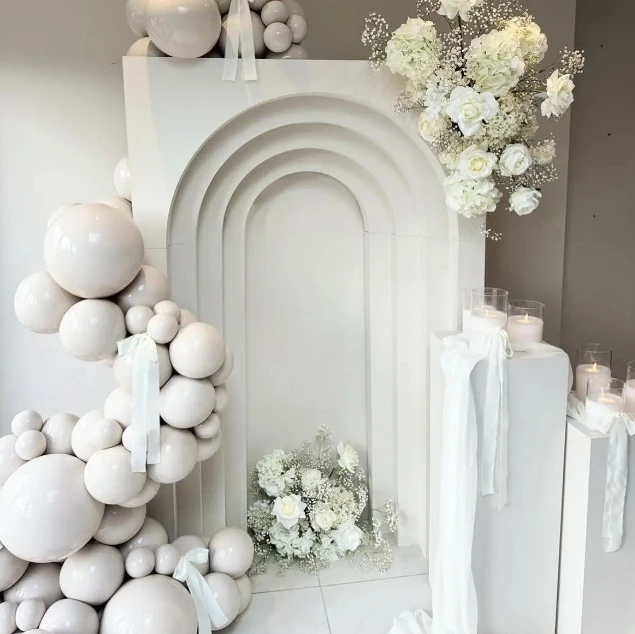 Weiße Hochzeitsbögen und Wanddekorationen für Geburtstagsfeiern, Partyballons