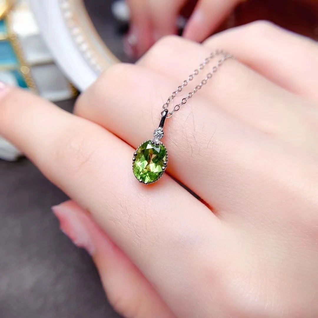 1ct Natural Peridot Pendant for Office Woman 6mm*8mm VVS Grade Peridot Jewelry Small 925 Silver Gemstone Necklace Pendant