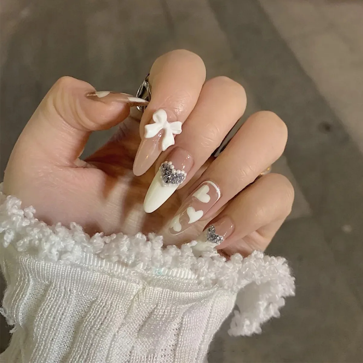 

Glue Models White Peach Pure Desire Temperament Wear Nail Art Finished False Nails. White Peach Pure Desire Temperament Diamond