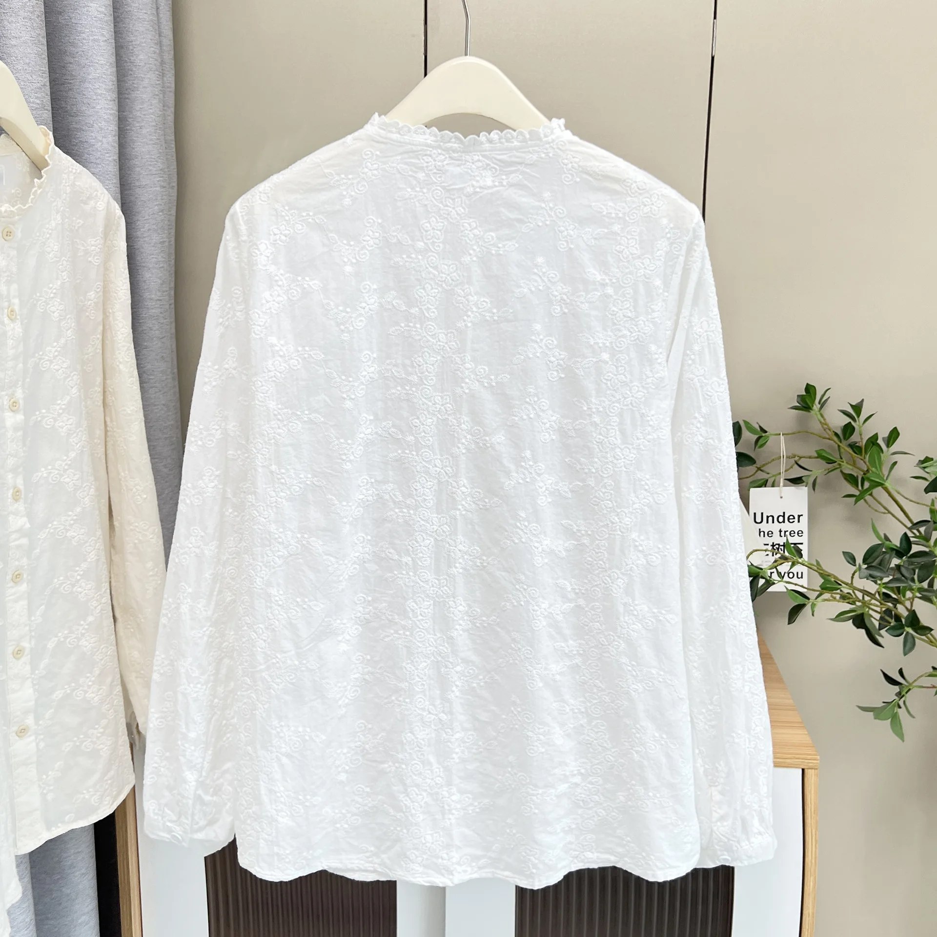 Plus Size Women's Blouses 2025 Autumn New Artistic Style Ruffled Collar Cotton Embroidery Jacquard Long Sleeved Shirt 9090