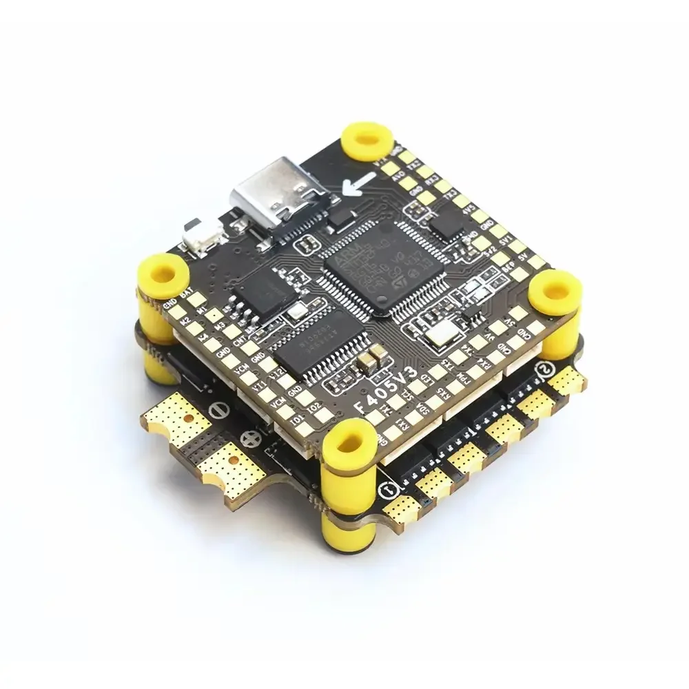 Contrôleur de vol F405 V3 et ESC 4-en-1 50A montés sur cadre de drone FPV freestyle