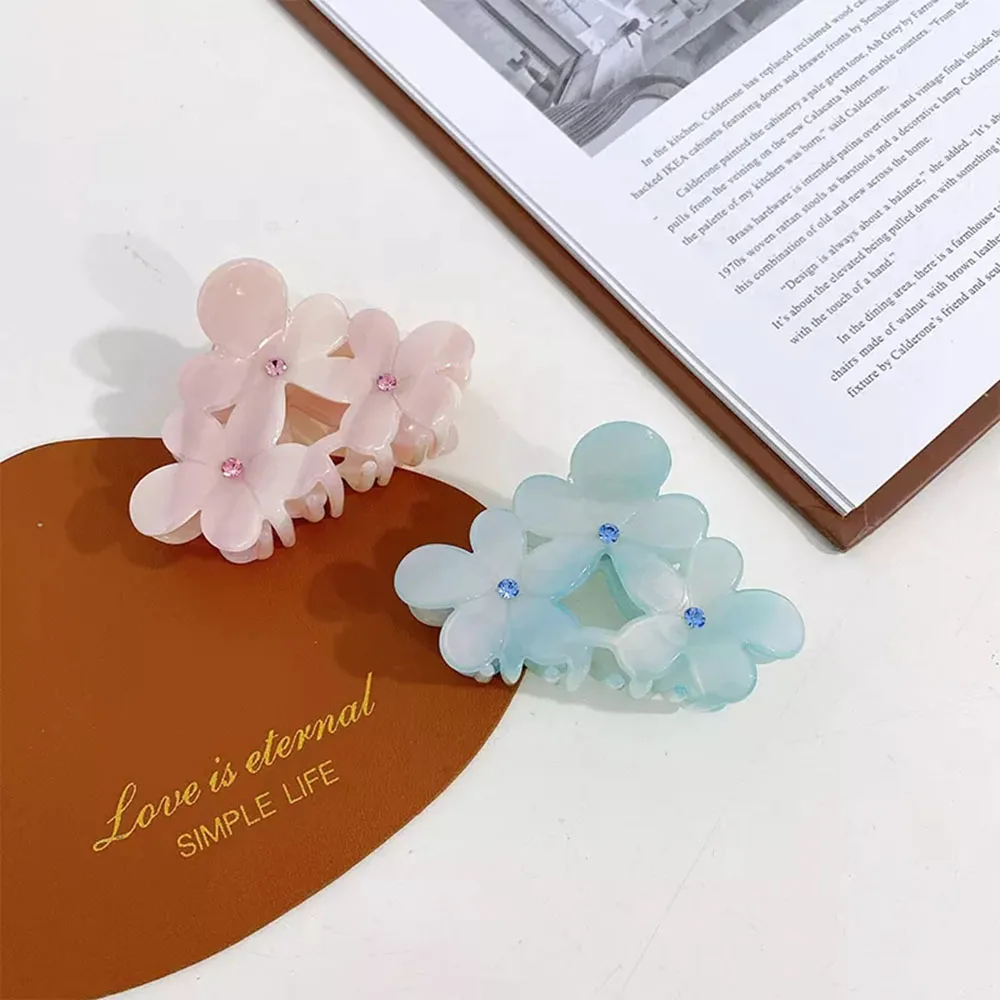 ホワイト花柄ヘアクリップ ストーン付き 楽天市場】透かし ホワイト フラワー くちばし ヘアクリップ