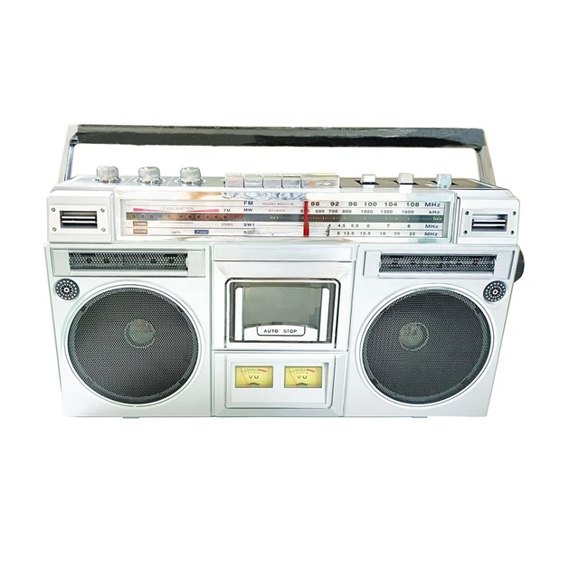 Borne - lecteur et enregistreur de cassettes portatif avec radio