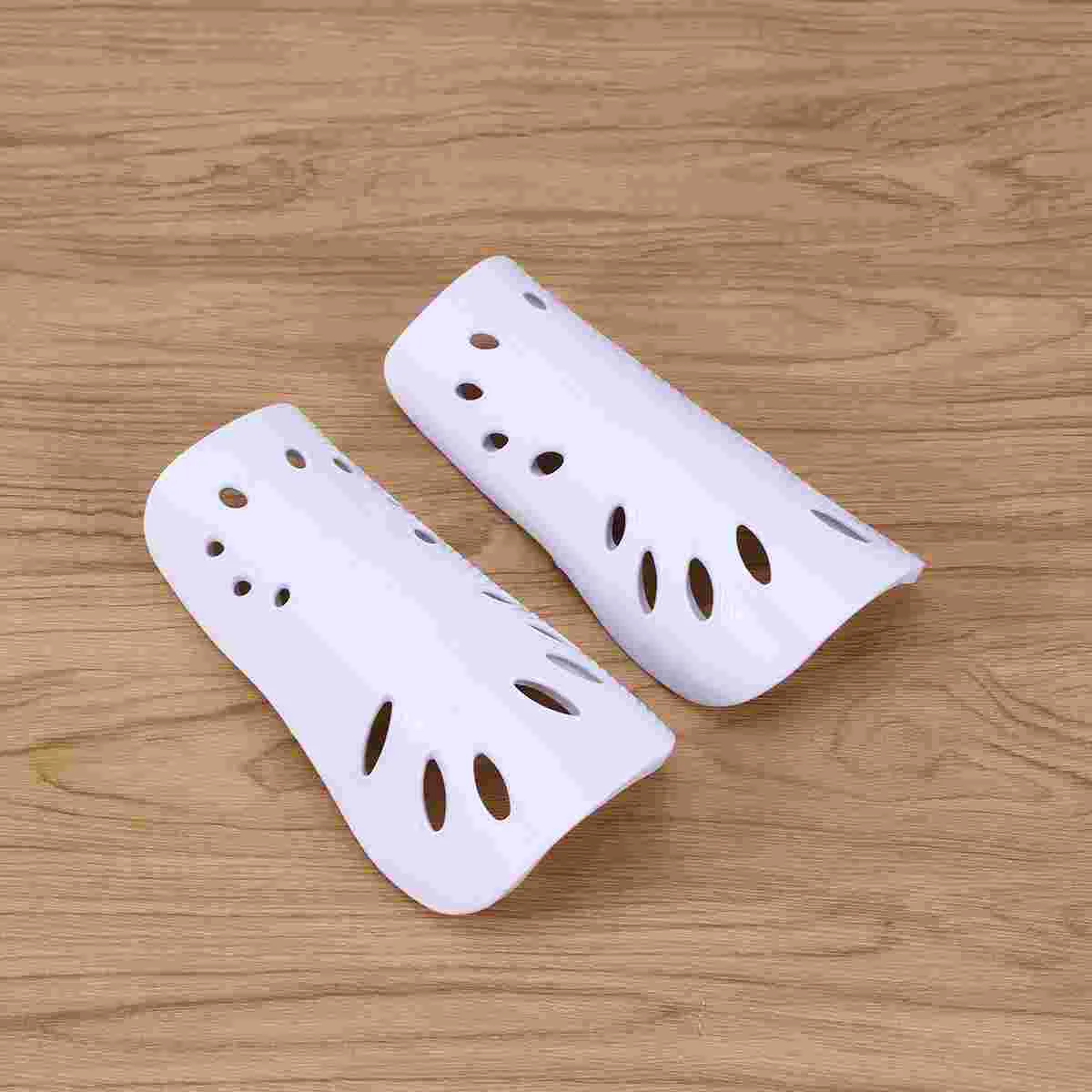 

1 Pair Lightweight Breathable Adult Calf Protective Gear Soccer Equipment for Men Women (White)