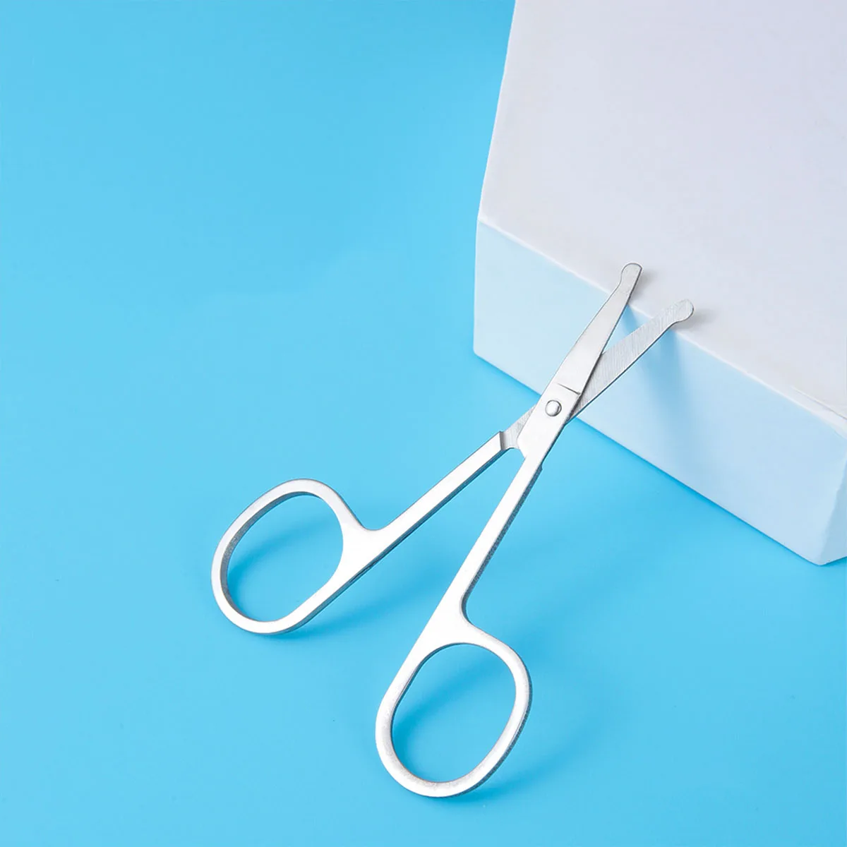1pc Stainless steel round nose hair trimming scissors, specially designed for precise nose hair trimming 3