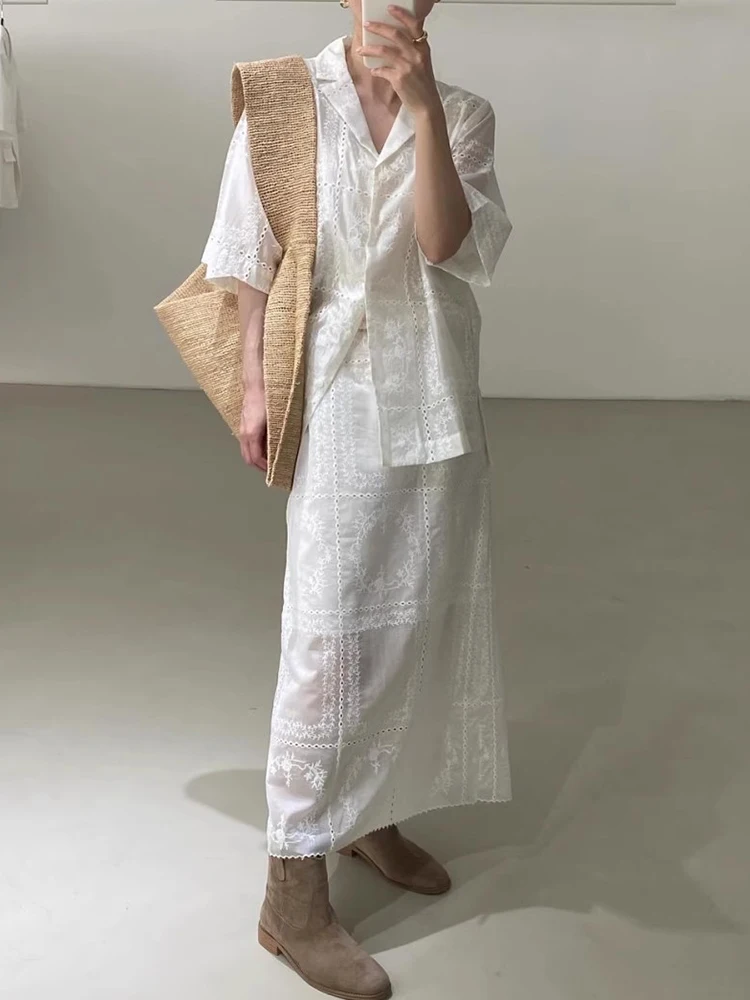 

Женский элегантный белый кружевной костюм Clothland, рубашка с коротким рукавом и юбка миди, ажурный вышитый милый комплект из двух предметов, TA457