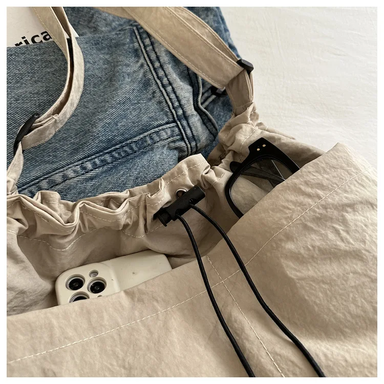2024 New Large-capacity Waterproof Nylon Cloth Drawstring Pleated Shoulder Bag Travel Leisure Crossbody Bucket Bag