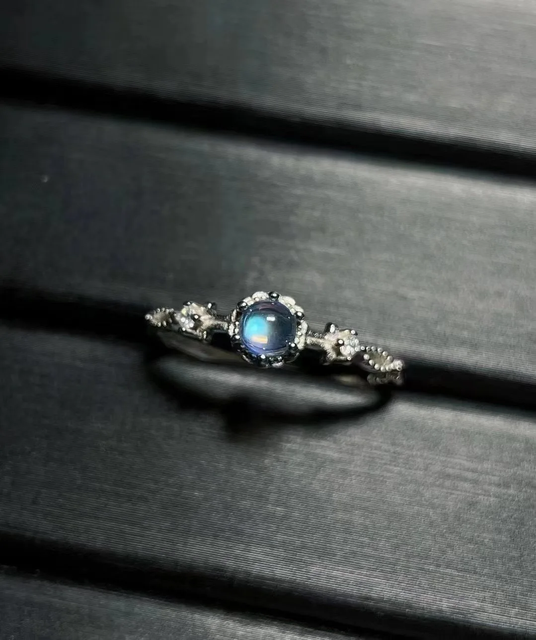 

New S925 Sterling Silver Pure Natural Indian Moonlight Stone Ring Vintage Crown Opening Design Ring Without Optimized Main Stone