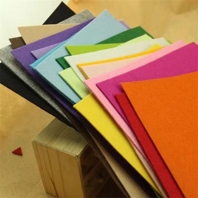 40Pcs 12x8 inches Felt Fabric Sheet 30*20cm Nonwoven Fabric Craft Felt Set for Children's Handicrafts DIY Sewing